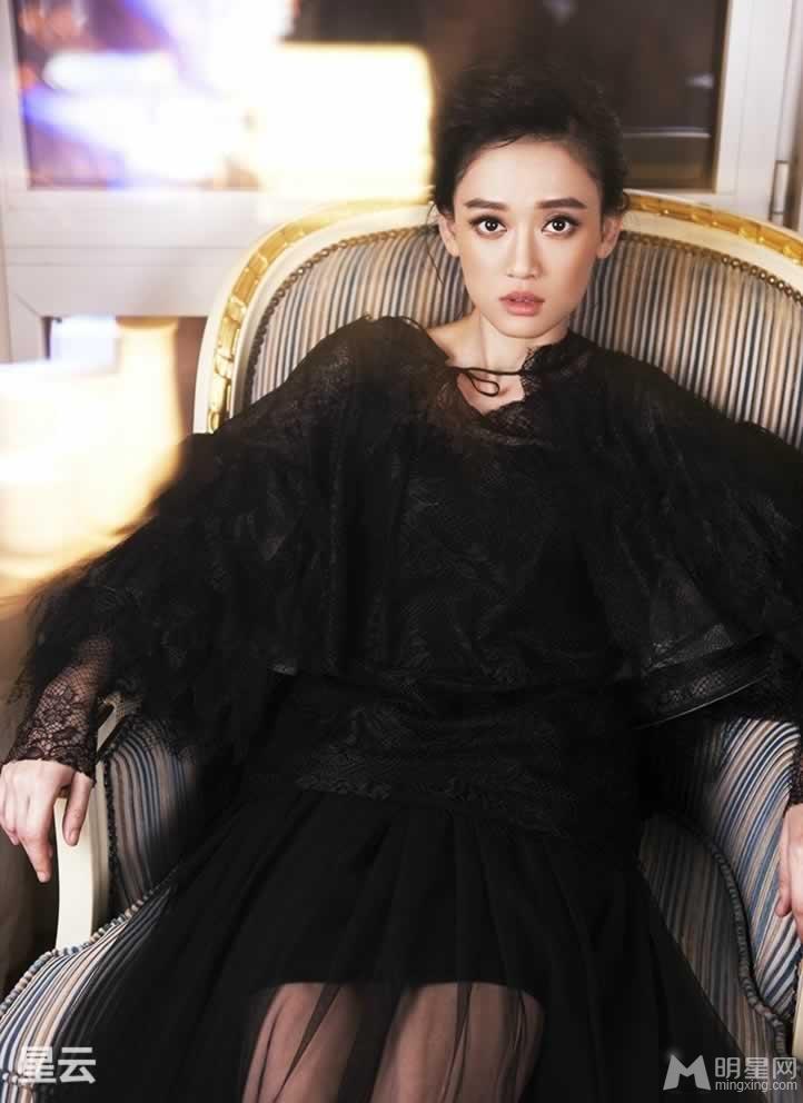 《OURS汽车时代》杂志封面人物陈乔恩百变女郎不一样的人生_图-9