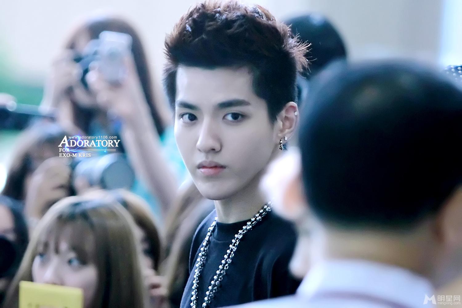 2013年6月EXO韩国金浦飞往北京机场写真吴亦凡图片_图-4