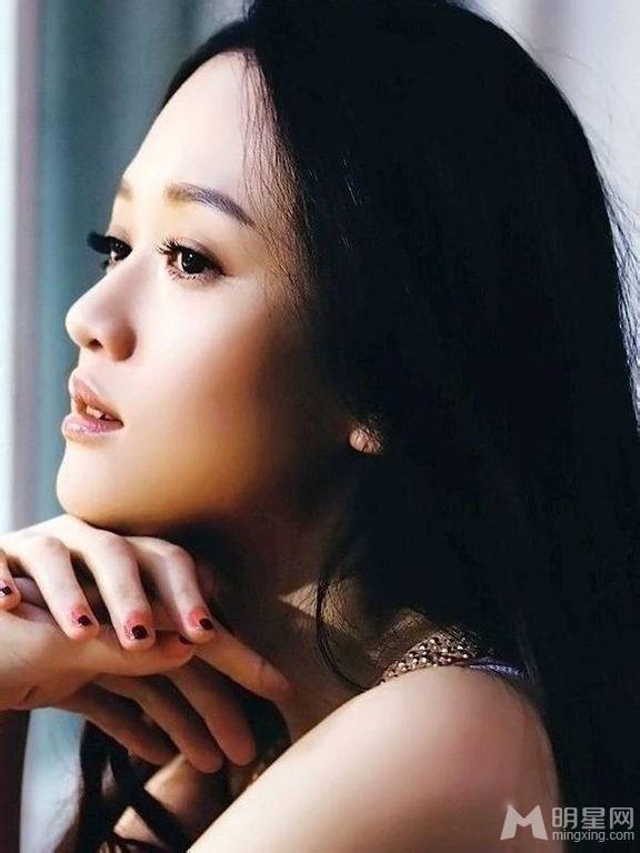 陈乔恩低胸连衣裙登《优家画报》封面_图-7