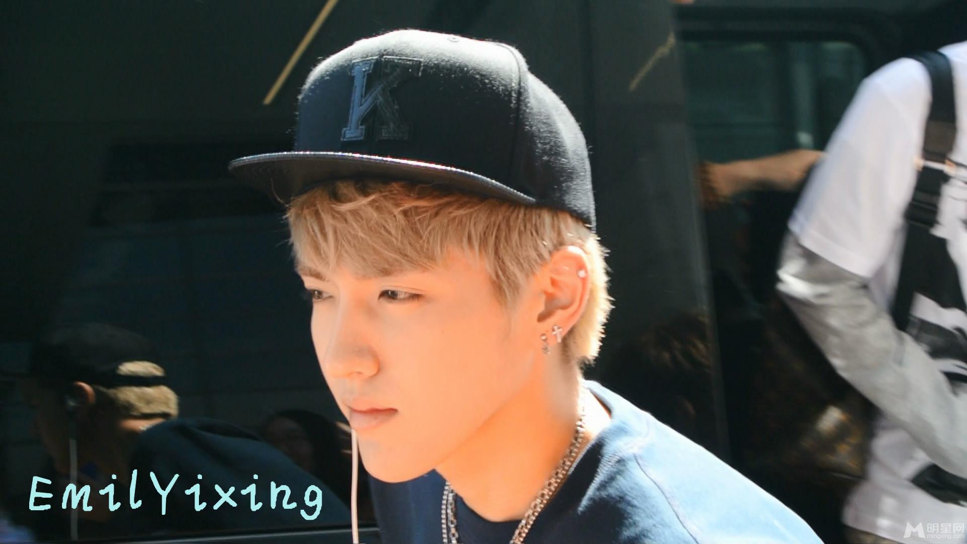 2013年8月EXO拉斯维加斯飞韩国仁川机场写真吴亦凡图片_图-4