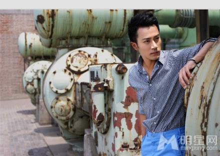 刘恺威早期杂志封面演绎户外潮男型搭_图-2