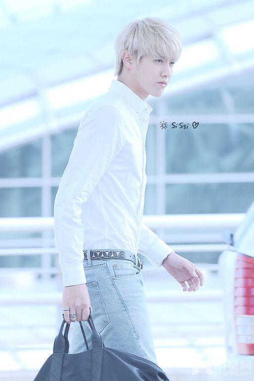 2013年9月EXO机场写真吴亦凡图片仁川飞上海阳光帅气_图-1