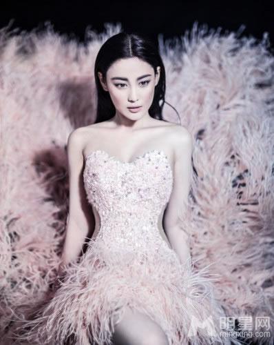 张馨予曝光一组裸肩抹胸性感大片妖艳妩媚迷人_图-9