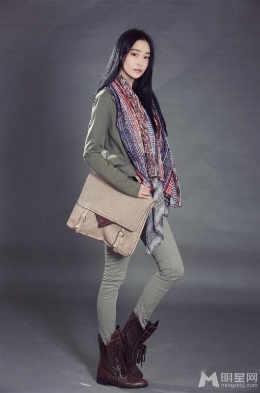 张馨予清纯淡雅写真优雅淑女范十足_图-4