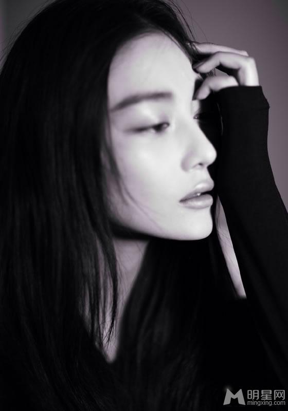张馨予曝光一组黑白写真清新可爱甜美迷人_图-3