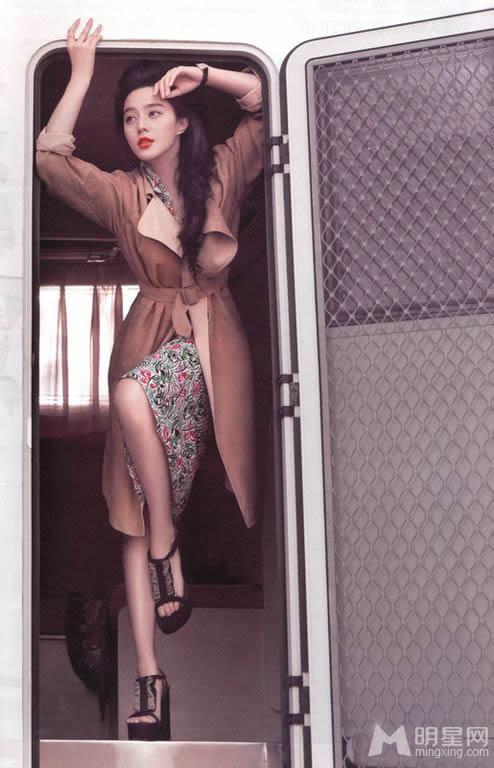 范冰冰《ELLE》大片荒野露玉腿_图-3