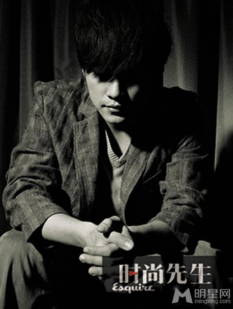 周杰伦《时尚先生》写真变深沉稳重男人_图-1