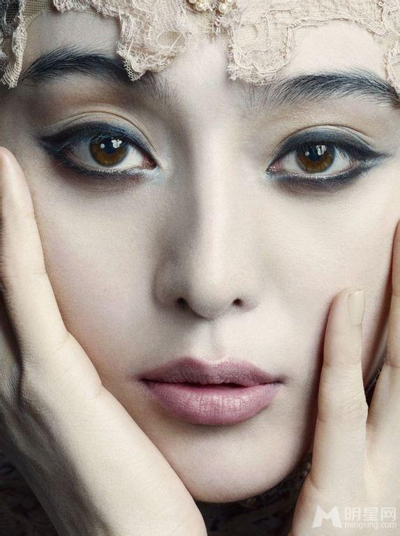 范冰冰复古妆容VOGUE杂志高清写真_图-1