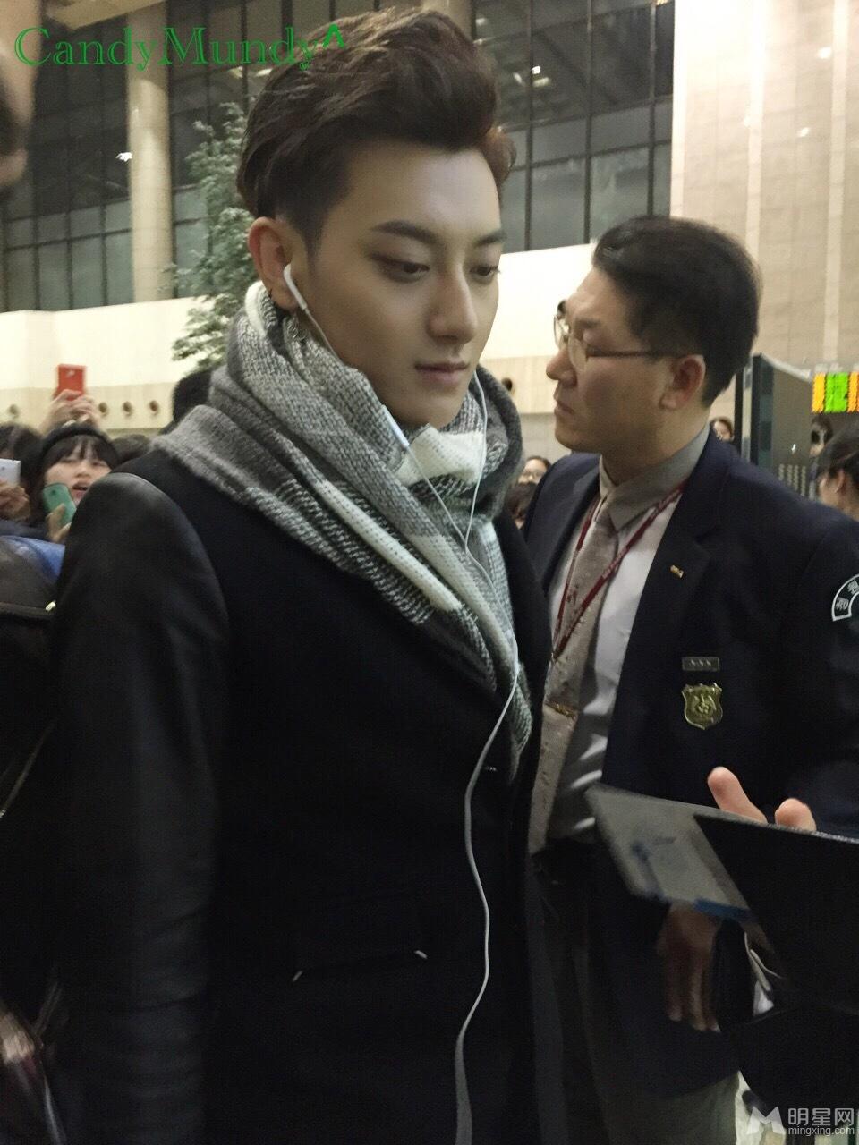2014年11月EXO韩国金浦飞日本羽田机场写真黄子韬图片写真_图-4