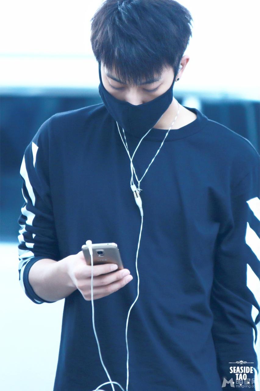 2014年8月EXO仁川飞广州转机飞韩国机场写真黄子韬图片写真_图-8