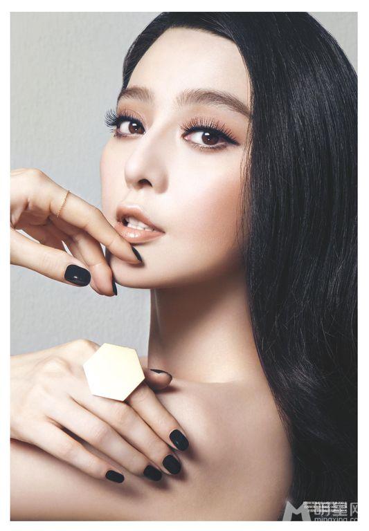 范冰冰《精品购物指南》时尚杂志写真_图-4