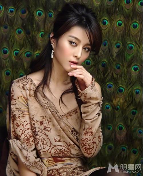 范冰冰罕见美艳写真半裸香肩诱惑十足_图-1