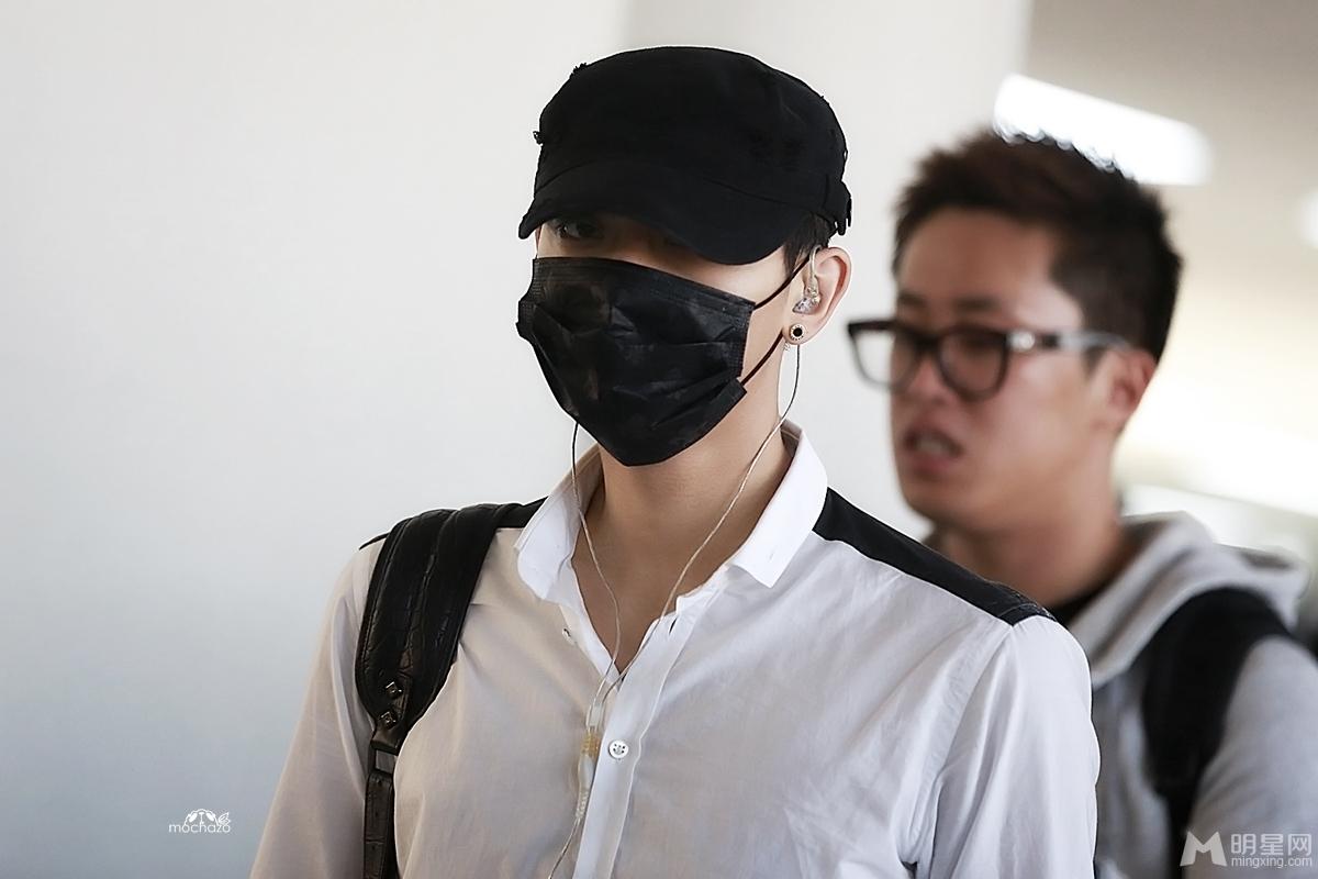 2014年9月EXO韩国金浦飞北京帅气亮相机场黄子韬图片写真_图-10