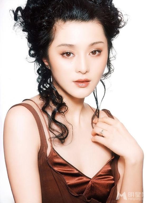 范冰冰整容前写真曝光青涩模样惹人怜_图-19