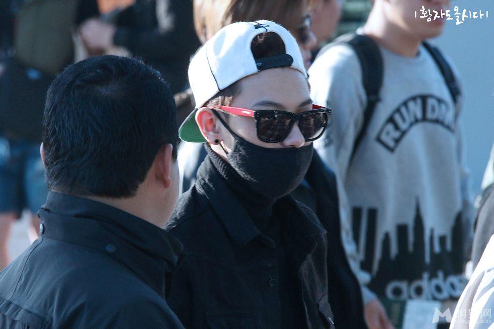 2014年10月EXO韩国仁川飞上海机场帅气写真黄子韬图片写真_图-4