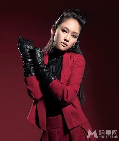 《ELLE》陈乔恩这个女孩很百变_图-3