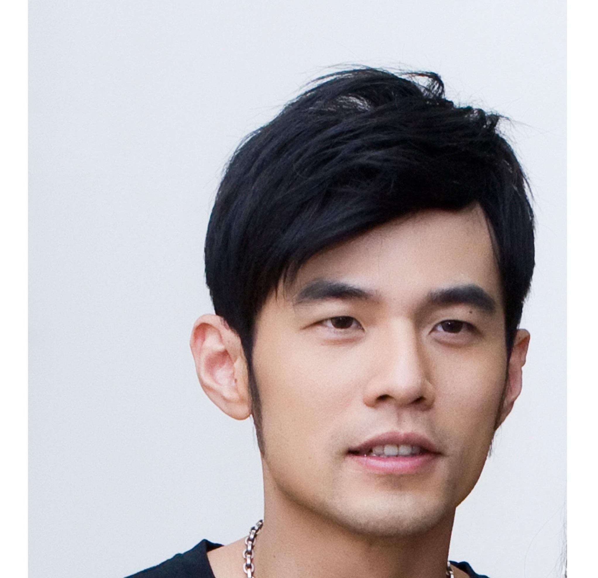 周杰伦正面微笑写真成熟男人的劲儿_图-1