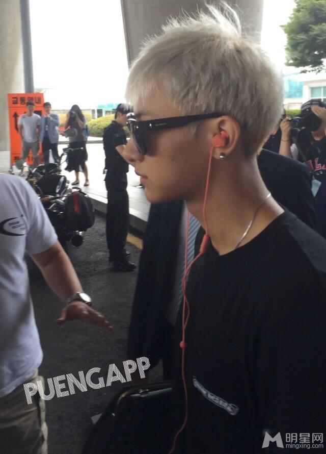 2014年7月EXO台北飞仁川机场写真时尚帅气黄子韬图片写真_图-3