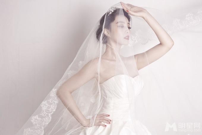 范冰冰金夫人婚纱写真第一弹酥胸外露展曼妙身姿_图-12