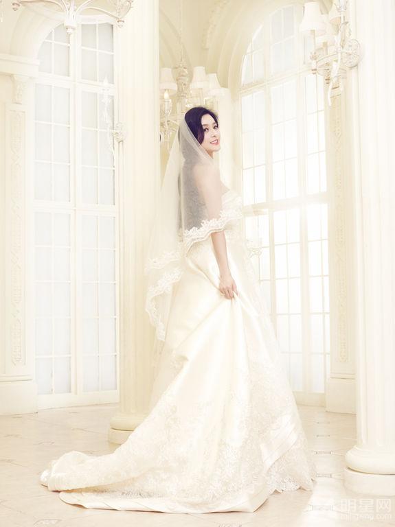范冰冰金夫人婚纱写真第二弹酥胸外露展曼妙身姿_图-23