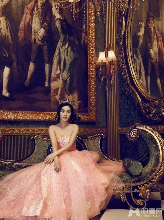 范冰冰金夫人婚纱写真第二弹酥胸外露展曼妙身姿_图-18