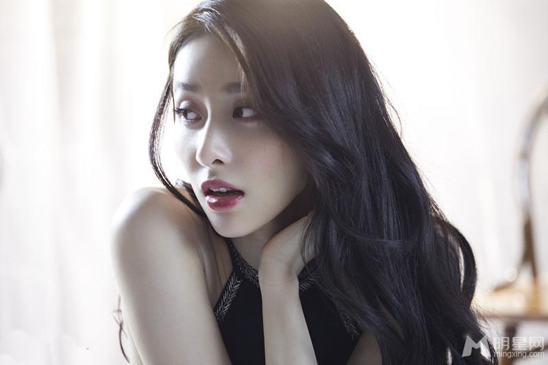 贾青最新写真大片优雅妩媚笑容杀伤力十足_图-3