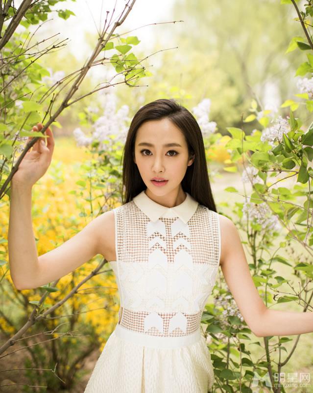 李纯大自然灵气写真清新文艺淑女范_图-1