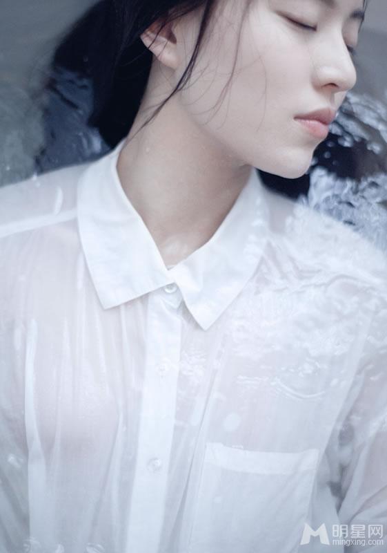 温心饶雪漫再次合作上演浴室湿身诱惑大片_图-2