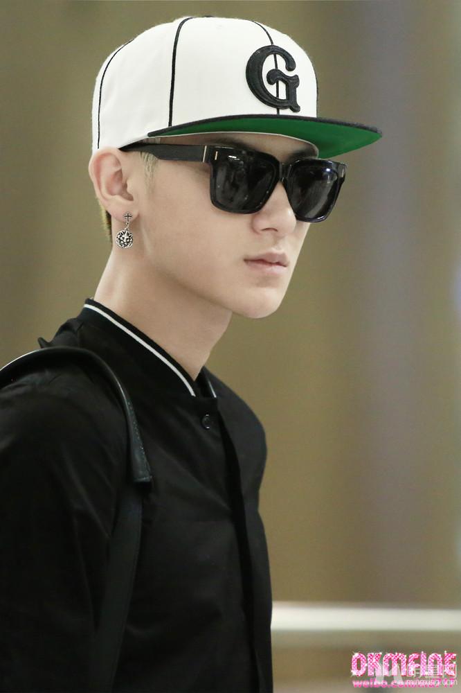 2014年6月EXO武汉飞韩国机场时尚写真黄子韬图片写真帅气_图-9