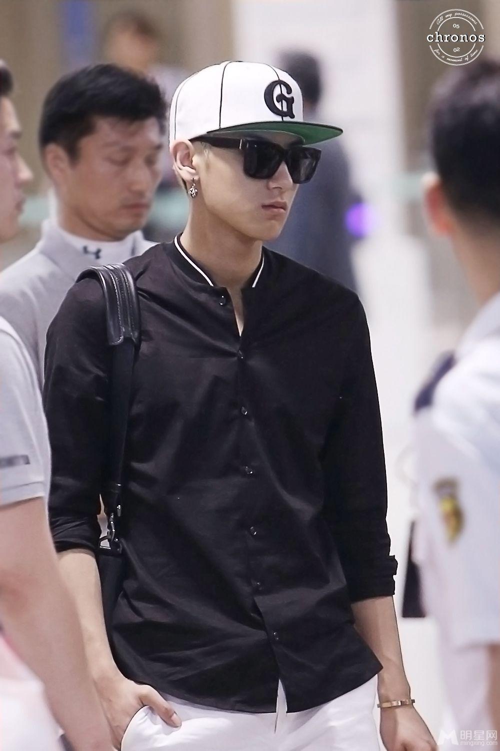 2014年6月EXO武汉飞韩国机场时尚写真黄子韬图片写真帅气_图-1