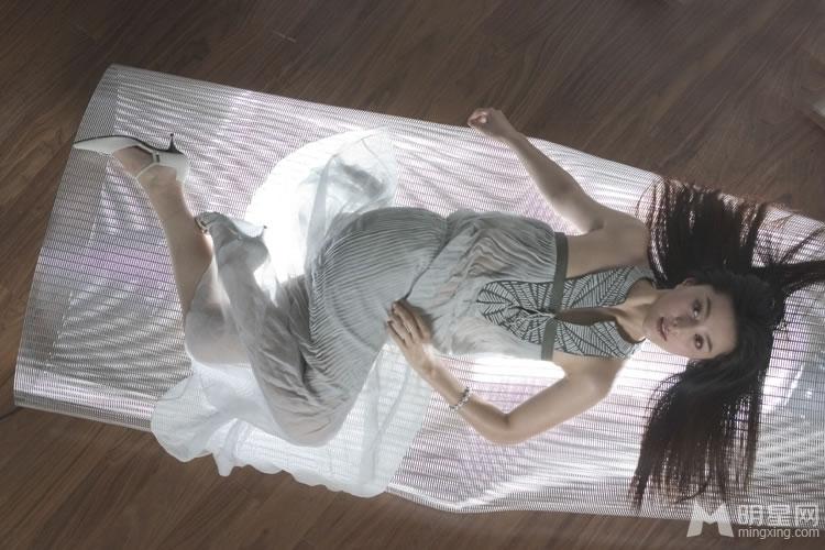范冰冰美艳婚纱写真展温婉优雅气质_图-8