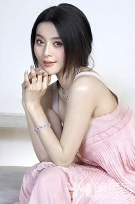 范冰冰美艳婚纱写真展温婉优雅气质_图-15