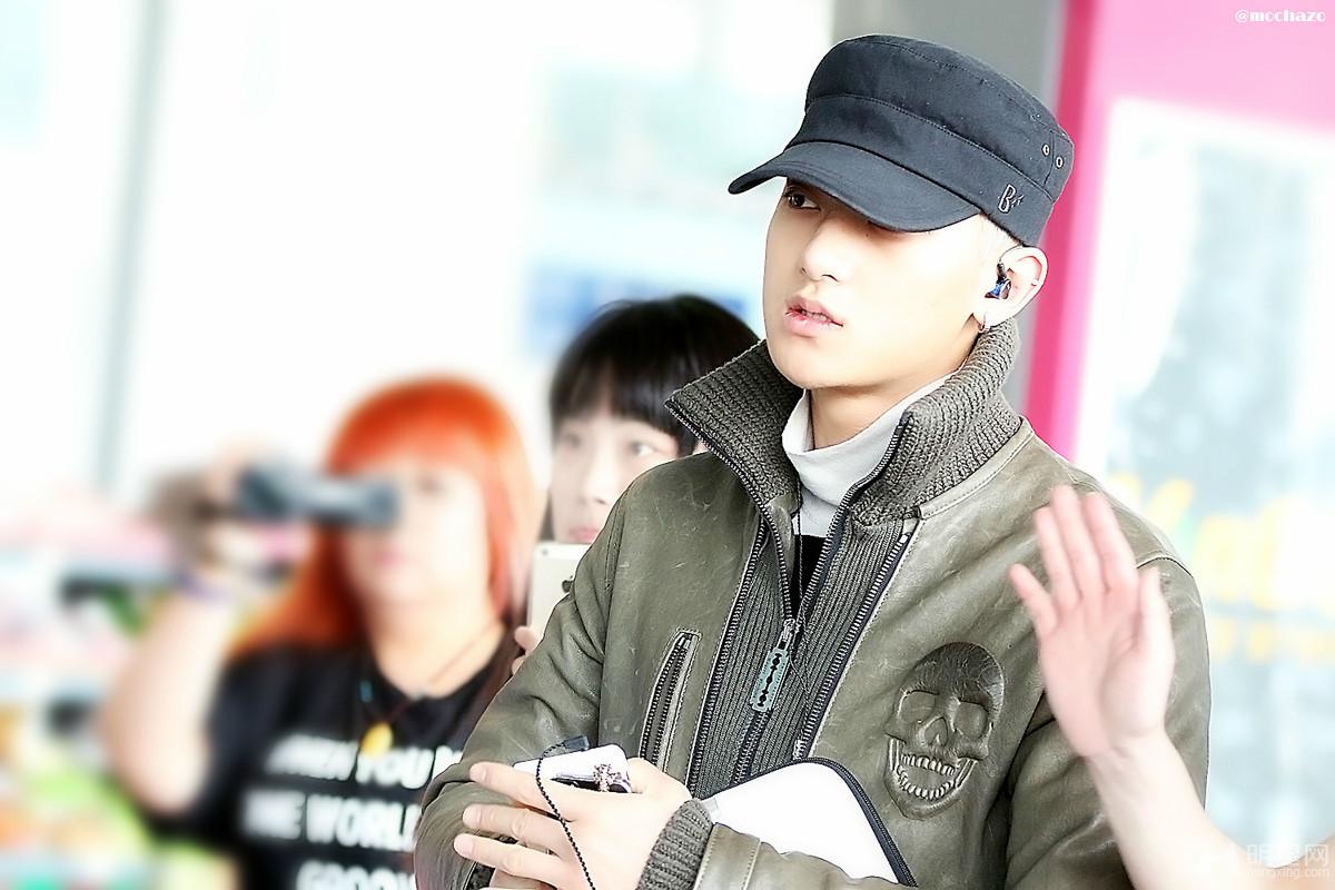 2014年4月EXO北京飞南京机场写真帅气时尚黄子韬图片写真_图-1