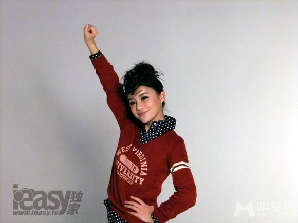 “袁”气满满过周末袁姗姗《Easy独家》拍摄花絮美图_图-5