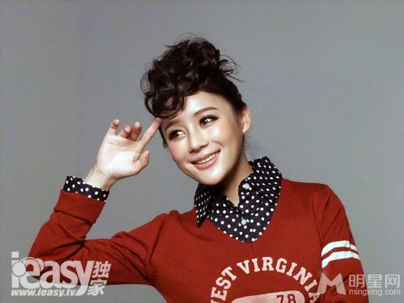 “袁”气满满过周末袁姗姗《Easy独家》拍摄花絮美图_图-1