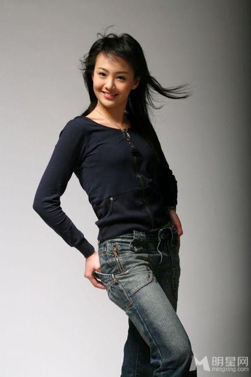 郑爽早期个人青涩写真展灿烂笑靥_图-1