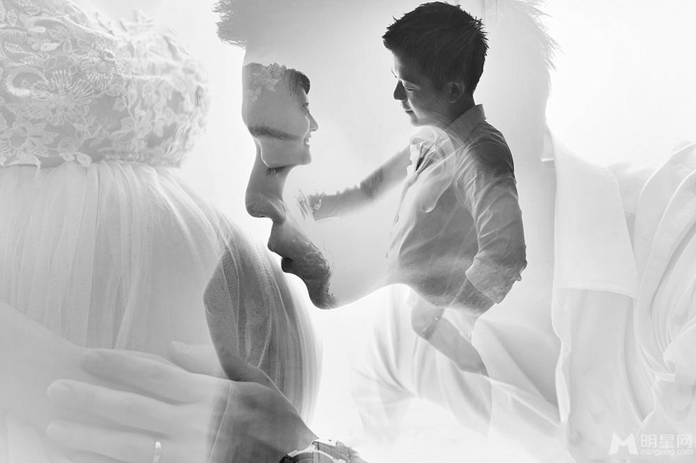 王栎鑫和孕妻拍写真“炫腹”十分幸福甜蜜_图-2