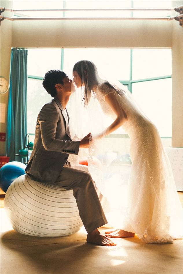 朱亚文沈佳妮婚纱照曝光柔情甜蜜清新_图-23
