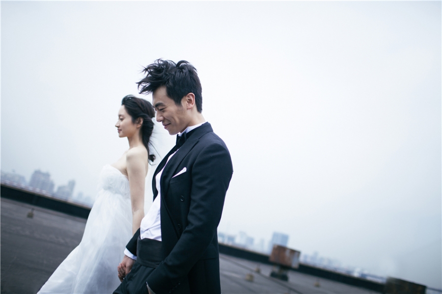 朱亚文沈佳妮婚纱照曝光柔情甜蜜清新_图-1