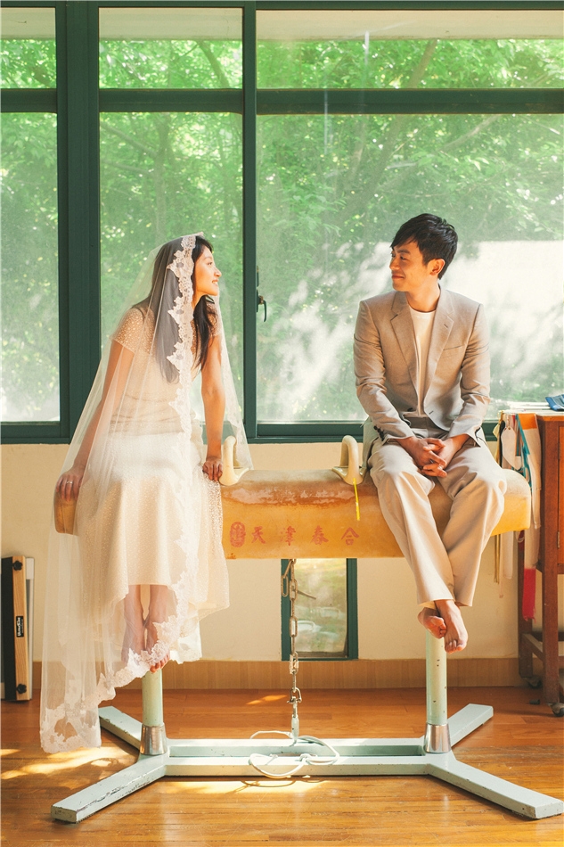 朱亚文沈佳妮婚纱照曝光柔情甜蜜清新_图-12