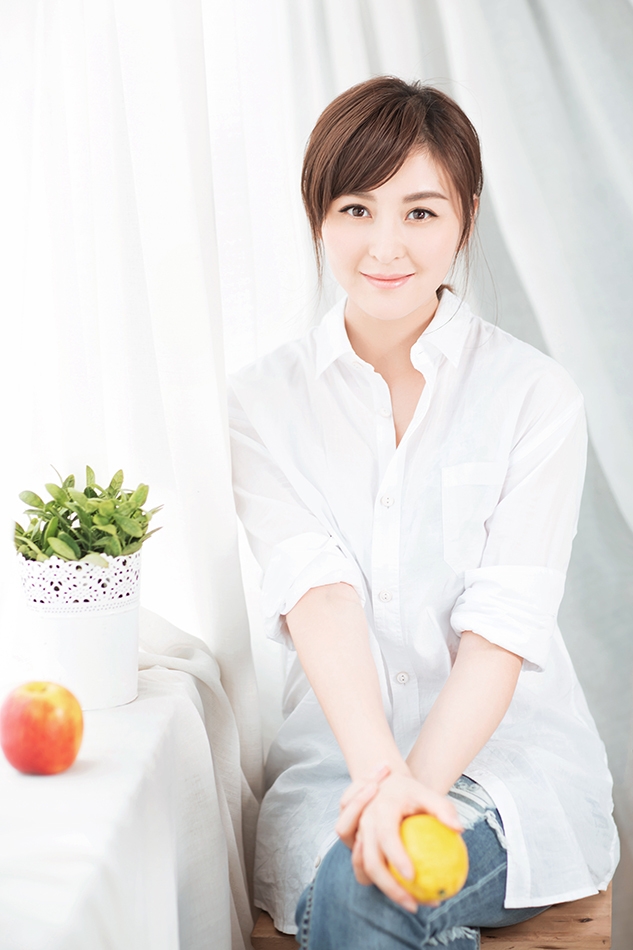 戴娇倩气质写真淡雅动人_图-4