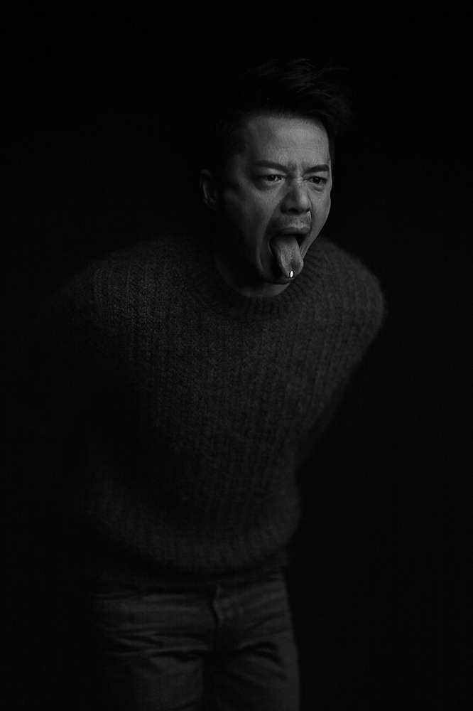 段奕宏黑白写真沉稳有魅力_图-5