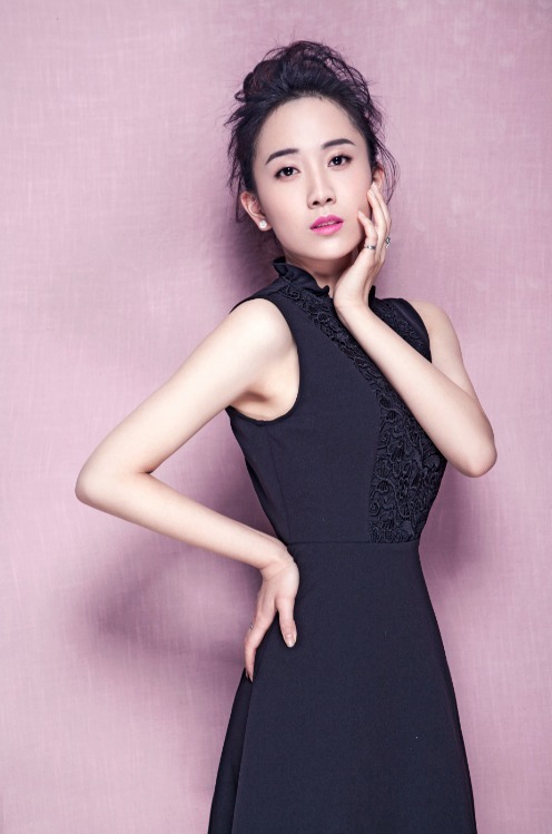 白澜清新写真温婉灵动早春气息满满_图-1