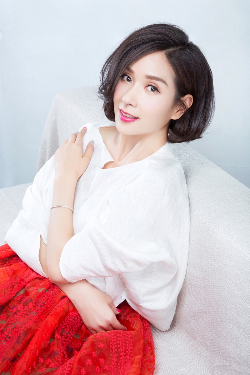 杨恭如居家大片优雅不失妩媚高贵大气_图-6