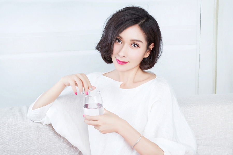 杨恭如居家大片优雅不失妩媚高贵大气_图-5