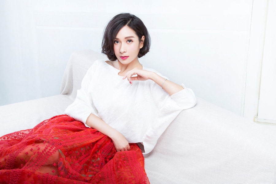 杨恭如居家大片优雅不失妩媚高贵大气_图-4