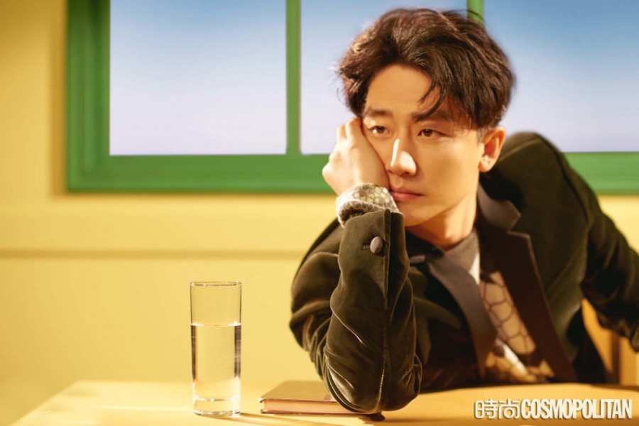 黄轩登杂志封面展现男神魅力_图-12
