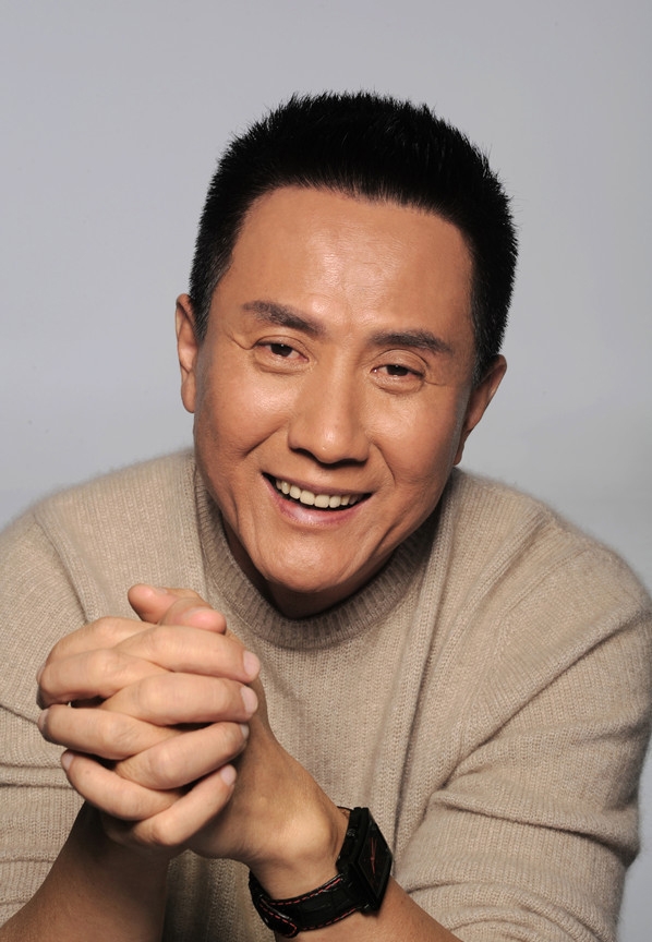 张志坚写真儒雅魅力男人味十足_图-3