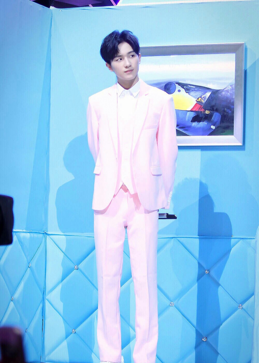 李宏毅帅气写真元气少年势不可挡_图-10