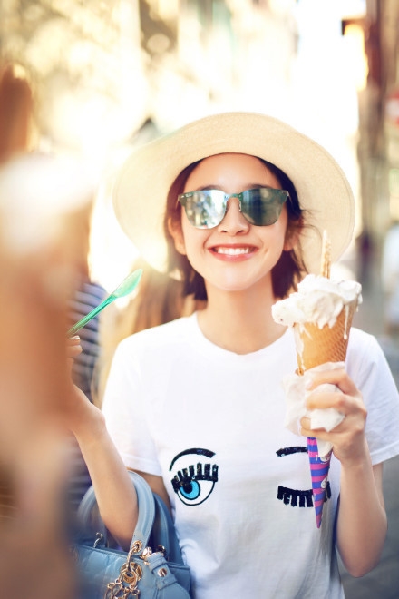 唐艺昕游意大利笑容温暖甜美好治愈_图-4